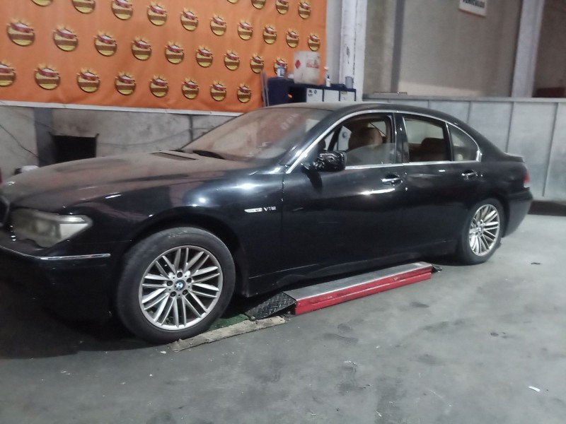 bmw serie 7 (e65/e66) del año 2001