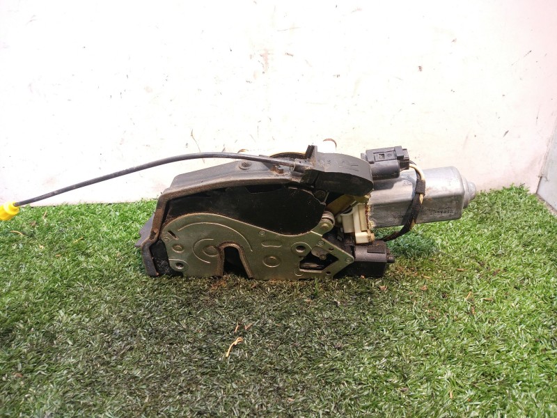 Recambio de cerradura puerta delantera derecha para bmw serie 7 (e65/e66) 6.0 cat referencia OEM IAM 8240572 7746003701 41023061