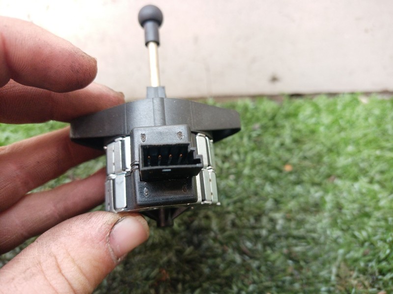 Recambio de motor regulacion faros para bmw serie 7 (e65/e66) 6.0 cat referencia OEM IAM 72774900 72774900 8352206