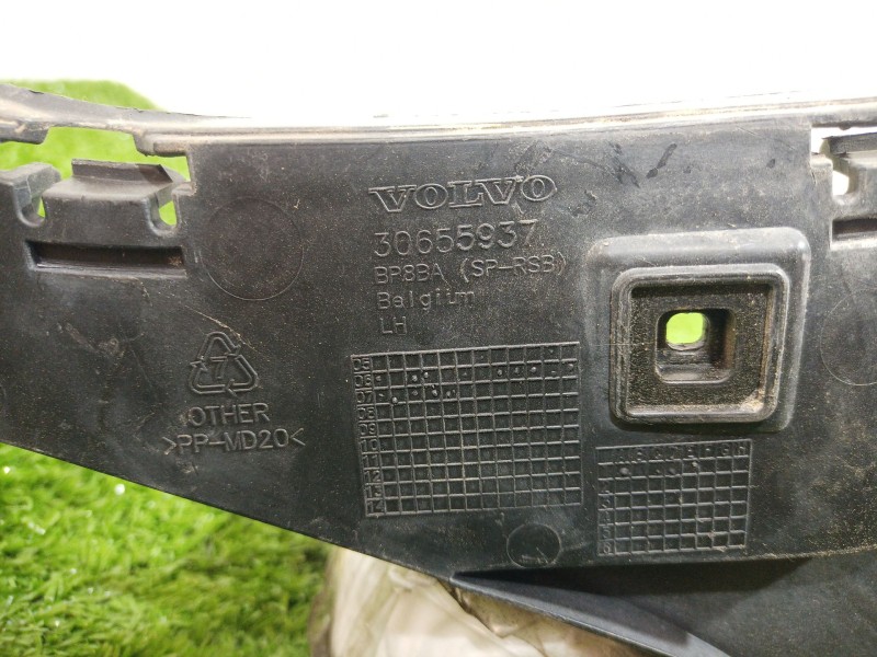 Recambio de moldura para volvo c30 1.6 d drive kinetic referencia OEM IAM 30655937 30655937 30655937