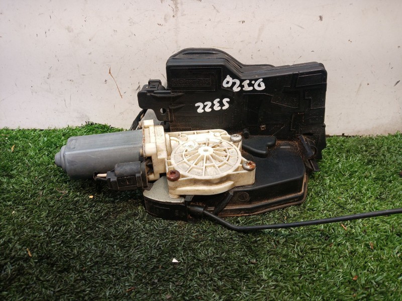 Recambio de cerradura puerta delantera izquierda para bmw serie 7 (e65/e66) 6.0 cat referencia OEM IAM 8240569 7746003702 410130