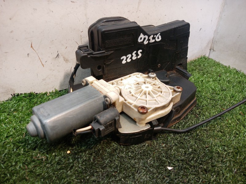 Recambio de cerradura puerta delantera izquierda para bmw serie 7 (e65/e66) 6.0 cat referencia OEM IAM 8240569 7746003702 410130