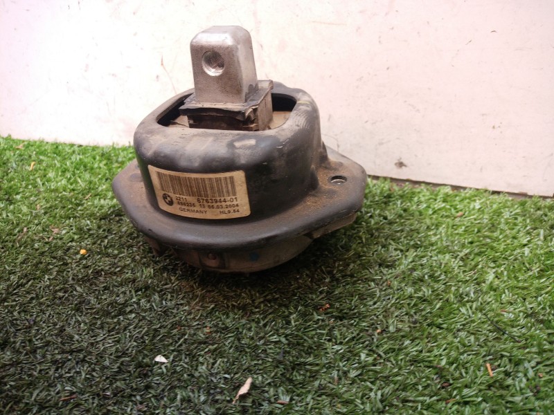 Recambio de soporte motor para bmw serie 7 (e65/e66) 6.0 cat referencia OEM IAM 676394401 676394401 686235