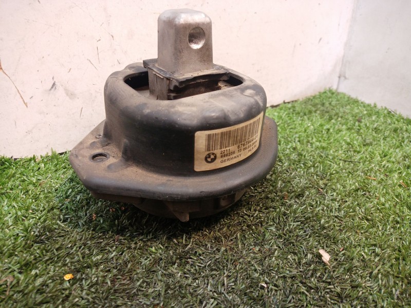 Recambio de soporte motor para bmw serie 7 (e65/e66) 6.0 cat referencia OEM IAM 676394401 676394401 686235