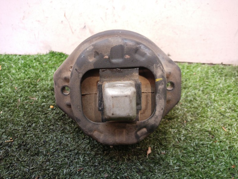 Recambio de soporte motor para bmw serie 7 (e65/e66) 6.0 cat referencia OEM IAM 676394401 676394401 686235