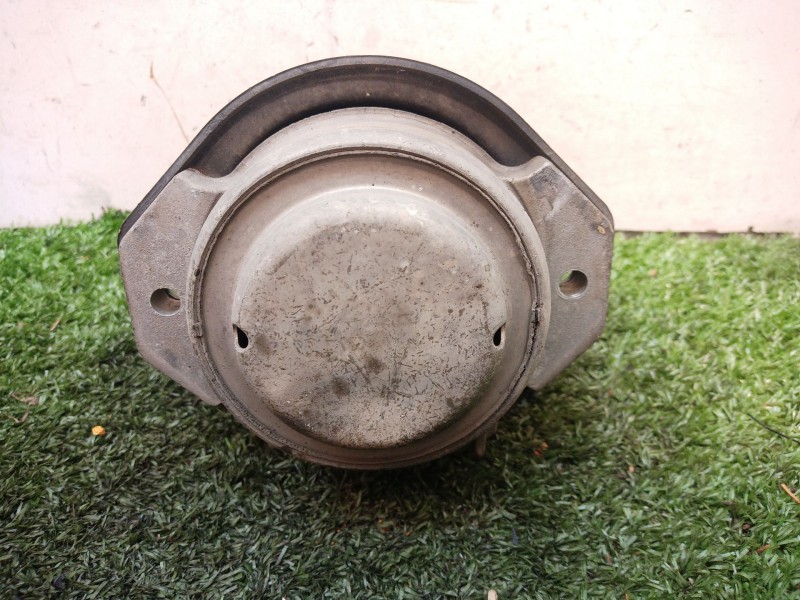 Recambio de soporte motor para bmw serie 7 (e65/e66) 6.0 cat referencia OEM IAM 676394401 676394401 686235