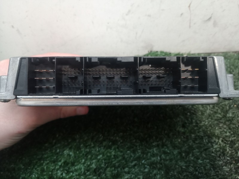 Recambio de centralita motor uce para bmw serie 7 (e65/e66) 6.0 cat referencia OEM IAM 0261S02002-1039S04373 0261S02002 - 1039S0