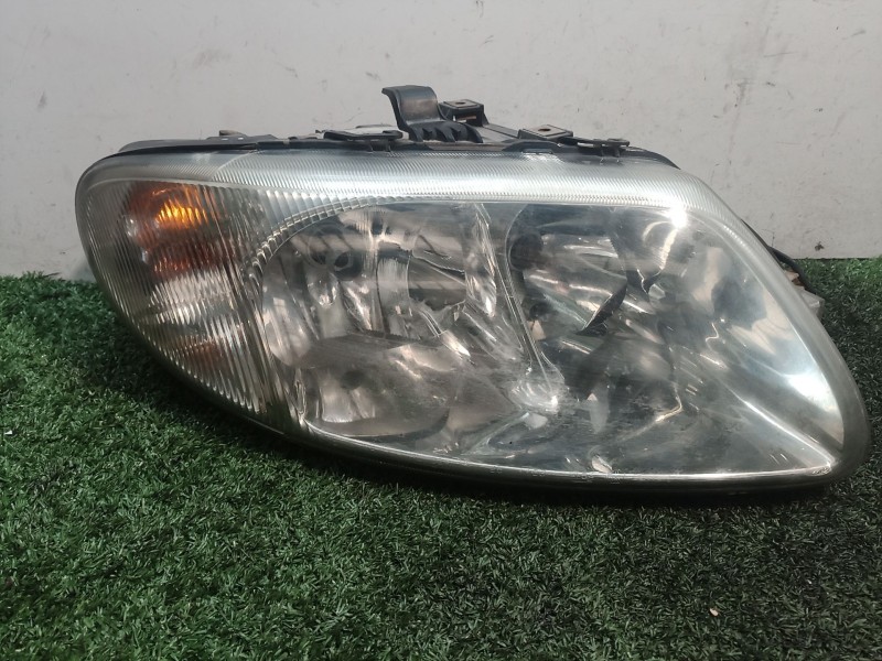 Recambio de faro derecho para chrysler voyager (rg) referencia OEM IAM 5870200000 5870200000 5870200000