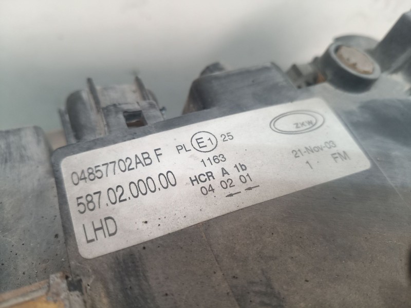 Recambio de faro derecho para chrysler voyager (rg) referencia OEM IAM 5870200000 5870200000 5870200000