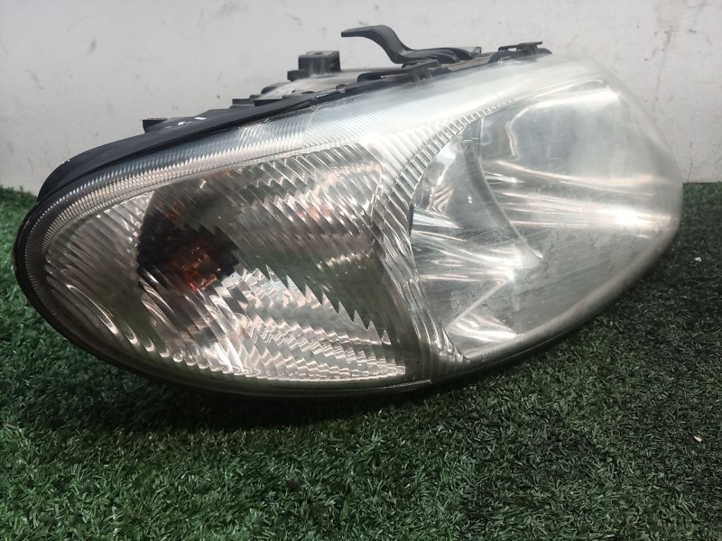 Recambio de faro derecho para chrysler voyager (rg) referencia OEM IAM 5870200000 5870200000 5870200000