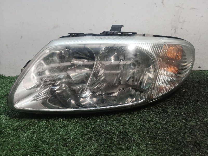 Recambio de faro izquierdo para chrysler voyager (rg) referencia OEM IAM 5870100000 5870100000 5870100000