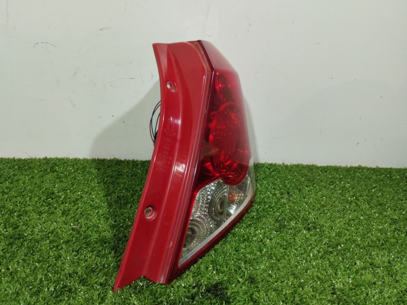 Recambio de piloto trasero derecho para daewoo kalos 1.4 cat referencia OEM IAM 300267R 300267R 300267R