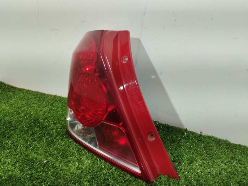 Recambio de piloto trasero izquierdo para daewoo kalos 1.4 cat referencia OEM IAM 300266L 300266L 300266L