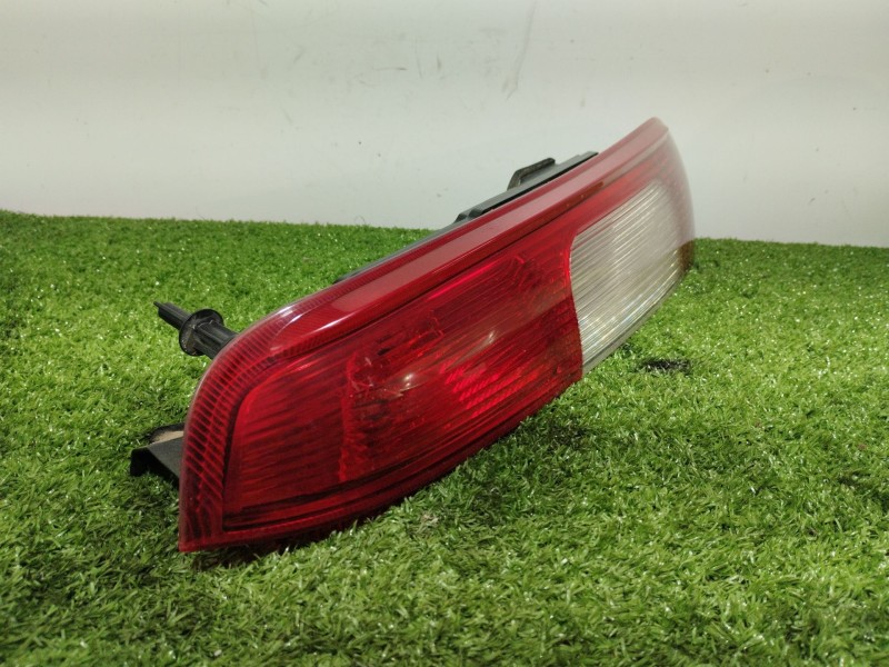 Recambio de piloto trasero derecho para ford focus c-max (cap) connection referencia OEM IAM 02S1012A 02S1012A 02S1012A