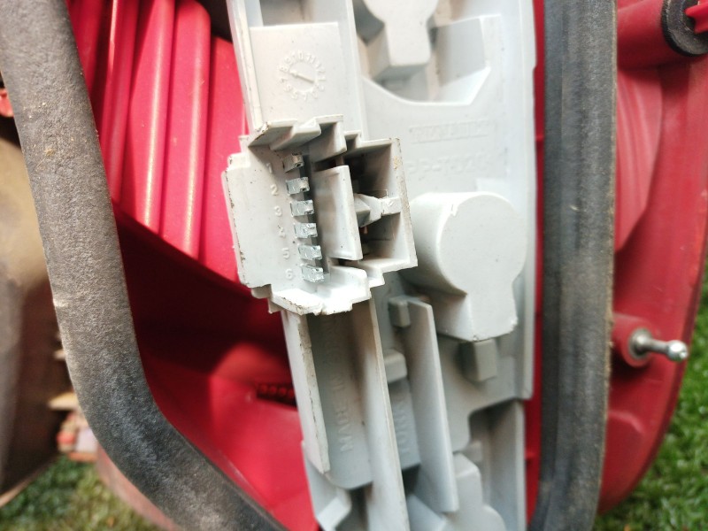 Recambio de piloto trasero izquierdo para renault modus 1.5 dci diesel referencia OEM IAM 8200212205 8200212205 8200212205