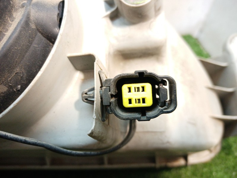 Recambio de faro izquierdo para mazda 121 (db) l referencia OEM IAM   