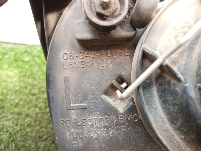 Recambio de faro izquierdo para volkswagen bora berlina (1j2) highline referencia OEM IAM 083411106L 083411106L 083411106