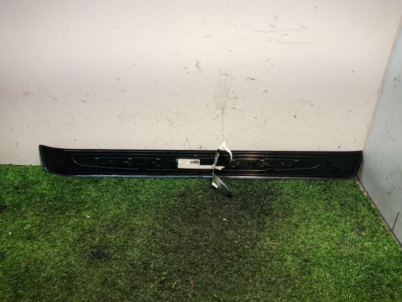 Recambio de moldura para bmw serie 7 (e65/e66) 6.0 cat referencia OEM IAM 7070661 7051871 8223551