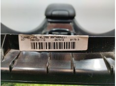 Recambio de consola central tras. para mercedes-benz clase c (w203) berlina 200 compressor (203.045) referencia OEM IAM DBBY0211 2