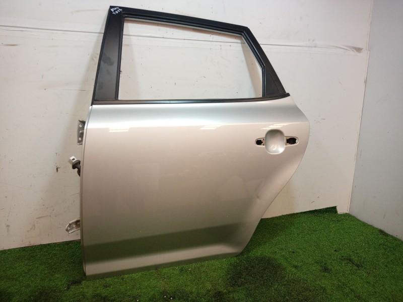 Recambio de puerta trasera izquierda para kia cee´d referencia OEM IAM   