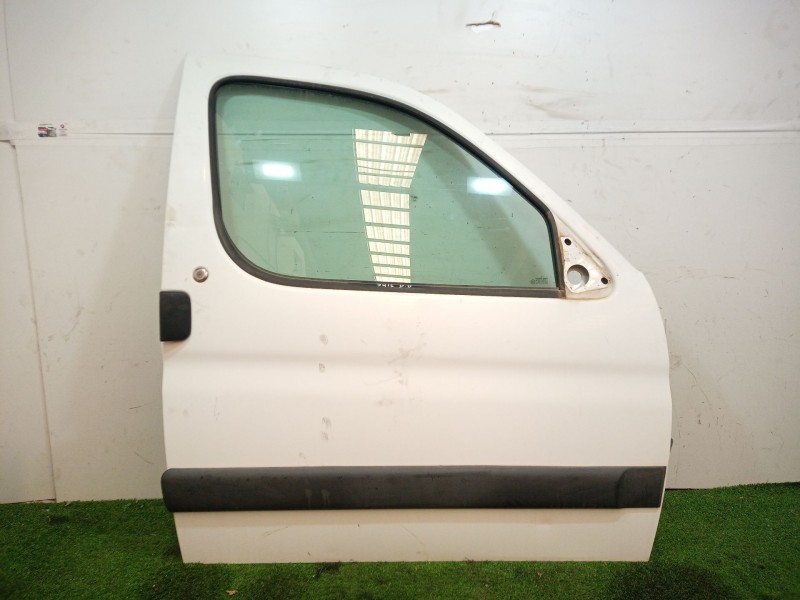 Recambio de puerta delantera derecha para peugeot partner caja/chasis 1.6 hdi referencia OEM IAM   