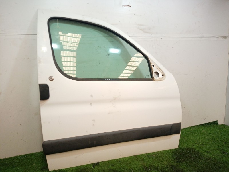 Recambio de puerta delantera derecha para peugeot partner caja/chasis 1.6 hdi referencia OEM IAM   