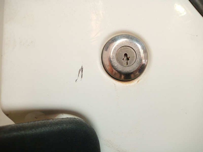 Recambio de puerta delantera derecha para peugeot partner caja/chasis 1.6 hdi referencia OEM IAM   