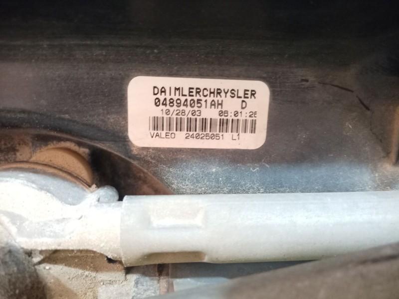 Recambio de motor limpia delantero para chrysler voyager (rg) referencia OEM IAM 04894051AH 24025051 04894051