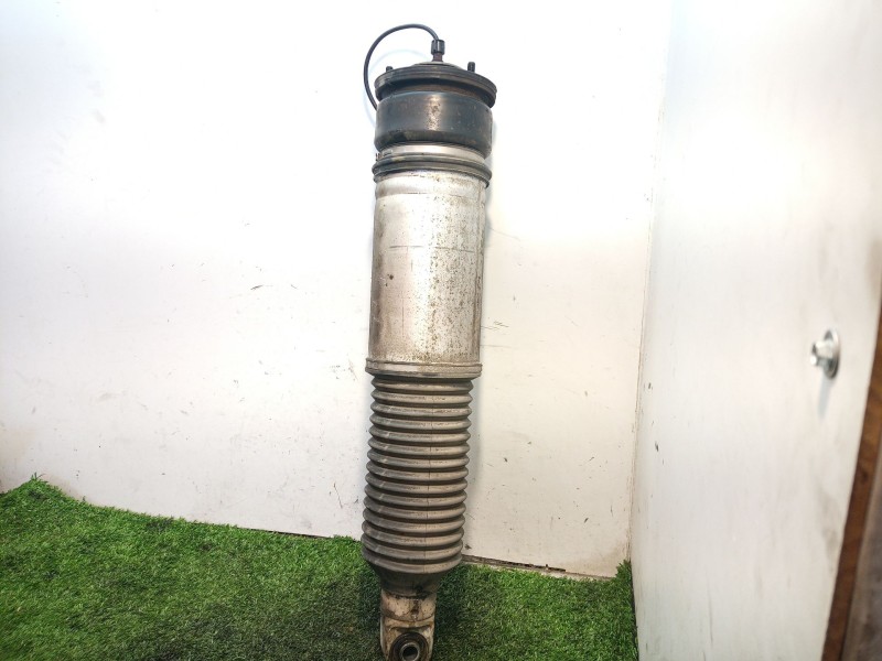 Recambio de amortiguador trasero izquierdo para bmw serie 7 (e65/e66) 6.0 cat referencia OEM IAM 37126767127 LL676712701 1054131