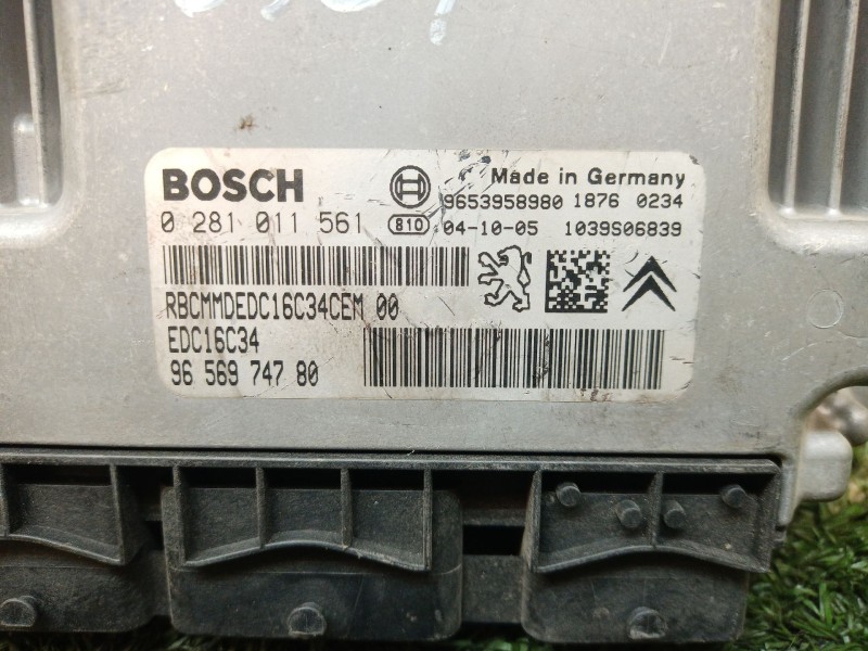 Recambio de centralita motor uce para citroën c5 berlina attraction referencia OEM IAM 0281011561 6056974780 96539558980