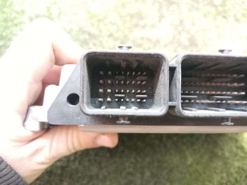 Recambio de centralita motor uce para citroën c5 berlina attraction referencia OEM IAM 0281011561 6056974780 96539558980