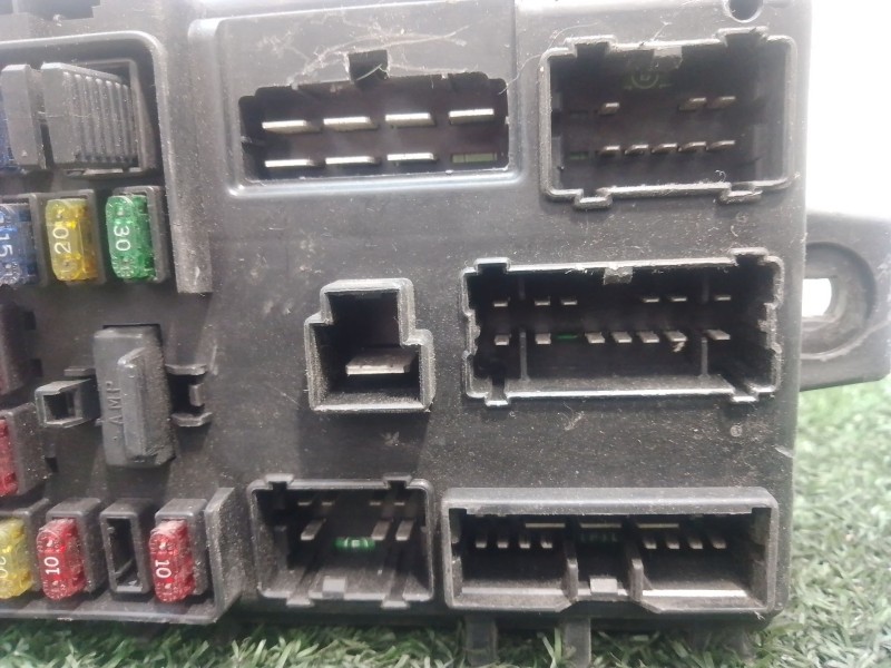 Recambio de caja reles / fusibles para hyundai trajet (fo) 2.0 gls referencia OEM IAM   