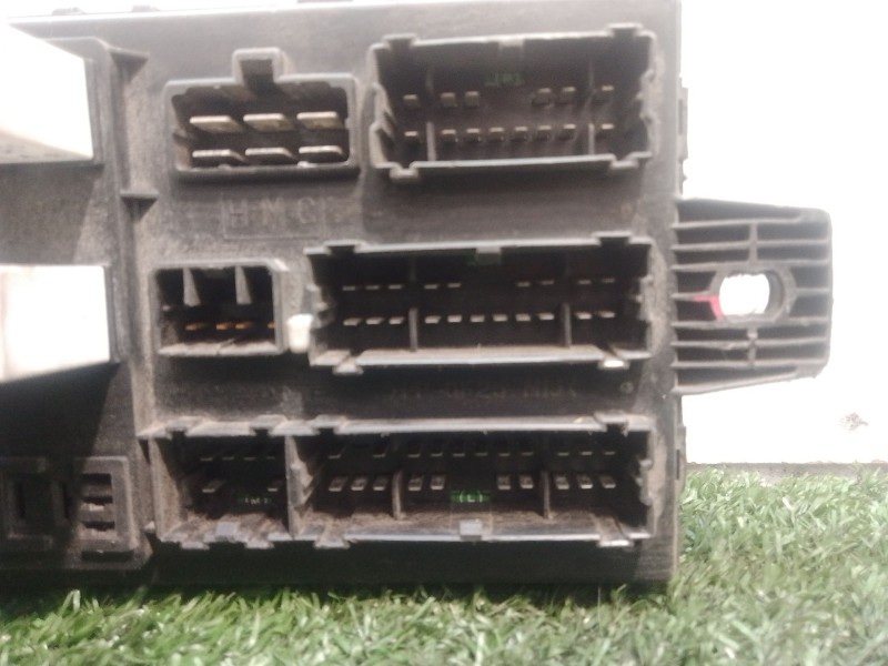 Recambio de caja reles / fusibles para hyundai trajet (fo) 2.0 gls referencia OEM IAM   