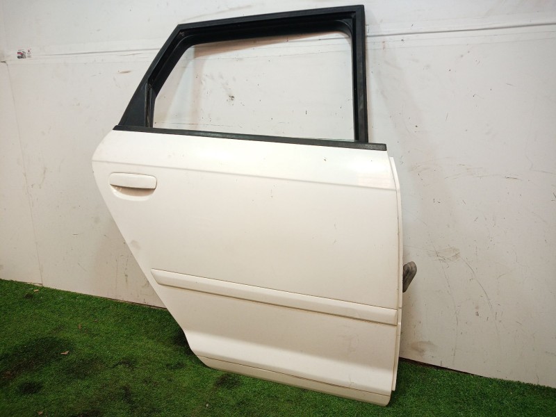 Recambio de puerta trasera derecha para audi a3 (8p) 2.0 tdi referencia OEM IAM   