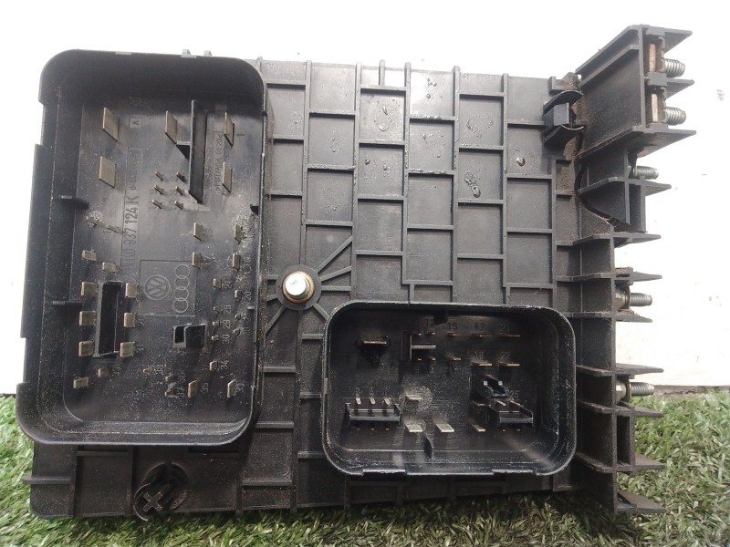 Recambio de caja reles / fusibles para audi a3 (8p) 2.0 tdi referencia OEM IAM 1K0937124K 1K0937124K 1K0937124K