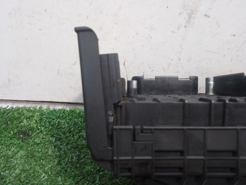 Recambio de caja reles / fusibles para audi a3 (8p) 2.0 tdi referencia OEM IAM 1K0937124K 1K0937124K 1K0937124K