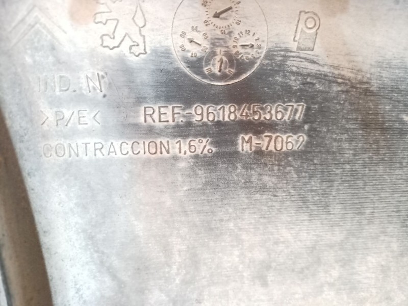 Recambio de paragolpes trasero para peugeot partner caja/chasis 1.6 hdi referencia OEM IAM 9618453677 9618453677 9618453677