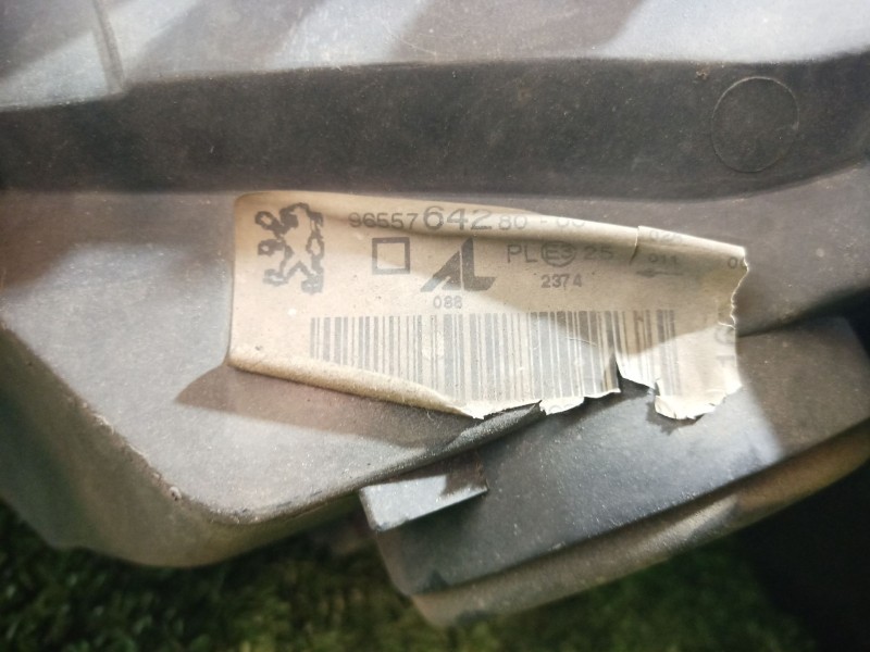 Recambio de faro derecho para peugeot 307 cc (s2) sport referencia OEM IAM 965576428000 965576428000 9655764280