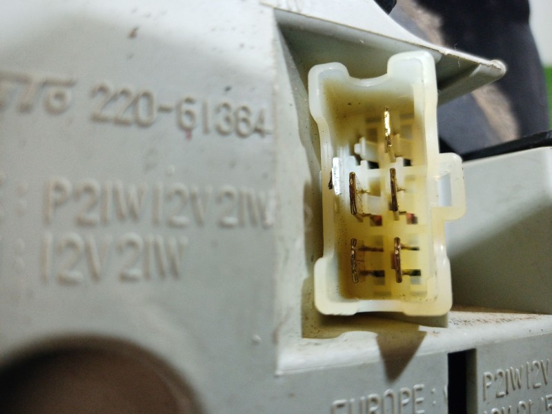 Recambio de piloto trasero derecho para mazda 121 (db) l referencia OEM IAM 22061364 22061364 22061364