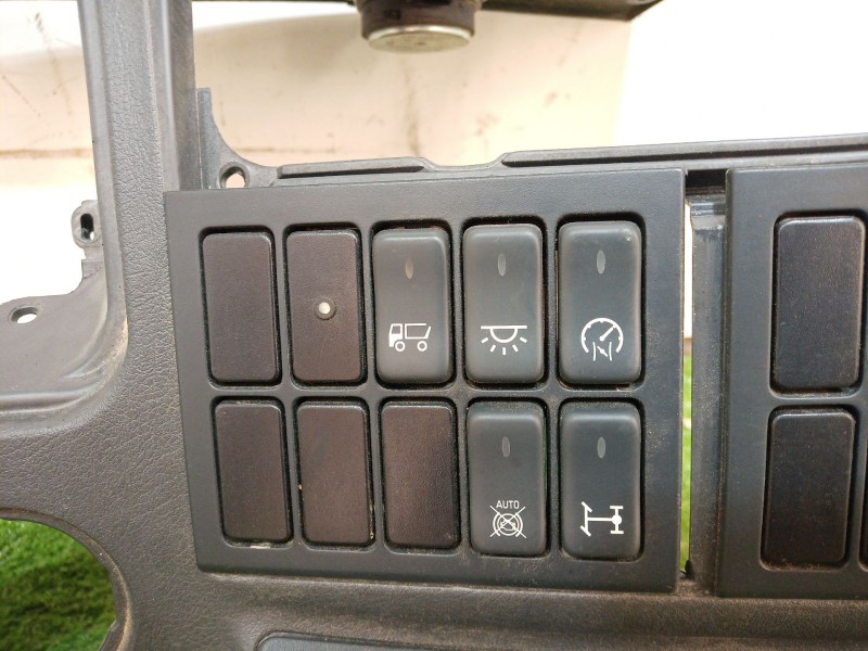 Recambio de salpicadero para man tg - l 12.xxx tgl 12t 4x2 bl referencia OEM IAM 81617016275 81617016275 81617016275