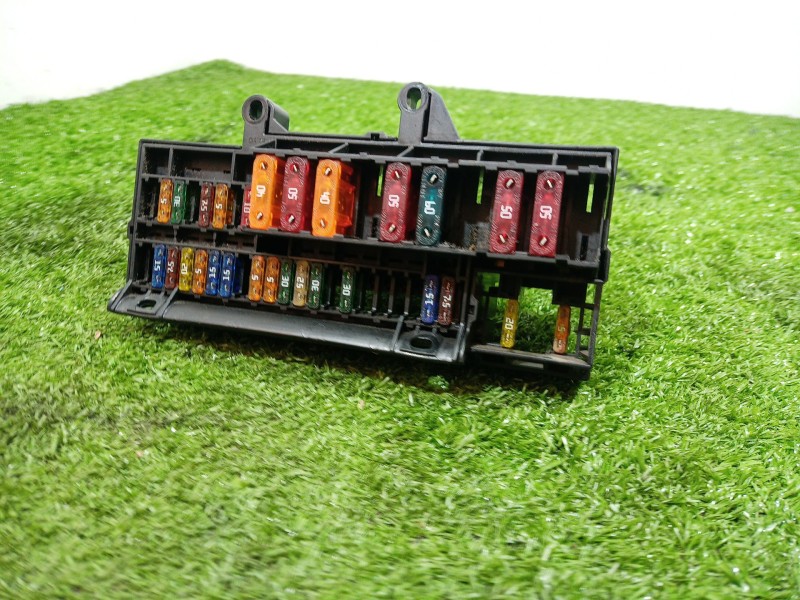 Recambio de caja reles / fusibles para bmw serie 7 (e65/e66) 6.0 cat referencia OEM IAM 18560 18560 18560