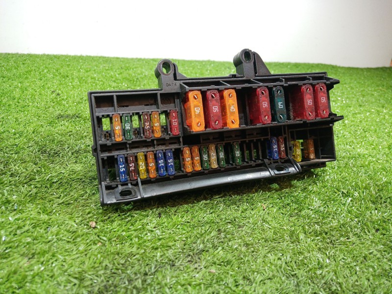 Recambio de caja reles / fusibles para bmw serie 7 (e65/e66) 6.0 cat referencia OEM IAM 18560 18560 18560