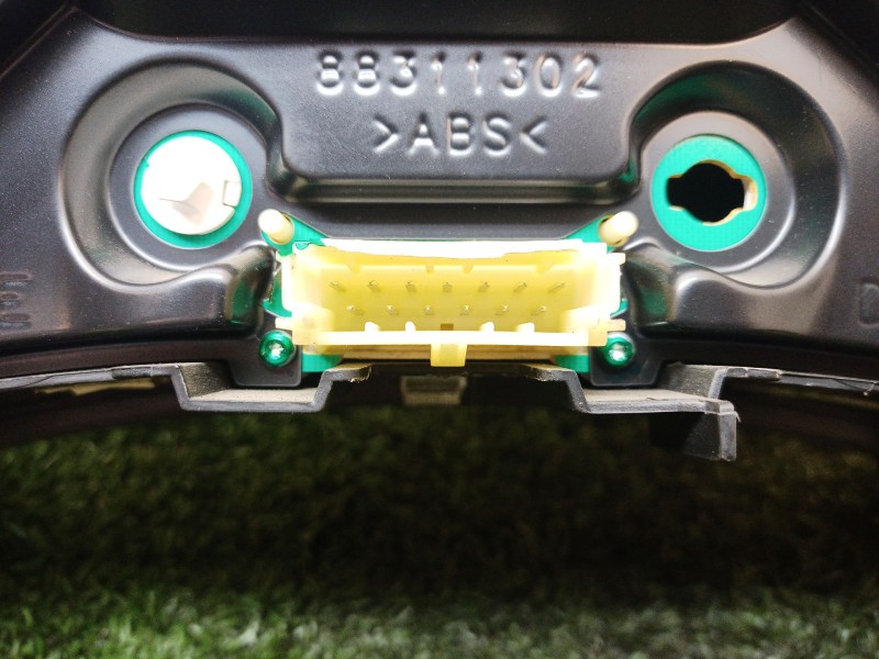 Recambio de cuadro instrumentos para opel corsa c sri referencia OEM IAM 88311302 151202E 110008988019