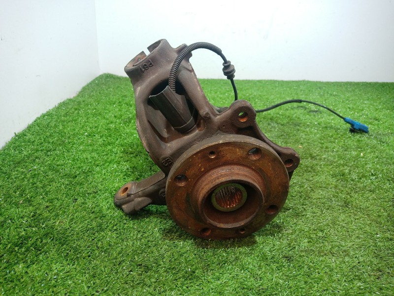 Recambio de mangueta delantera derecha para peugeot 208 active referencia OEM IAM   