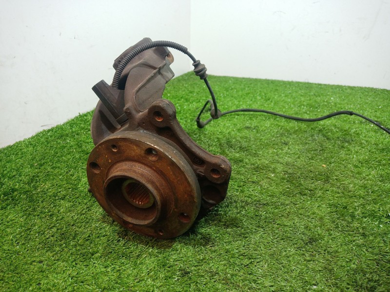 Recambio de mangueta delantera derecha para peugeot 208 active referencia OEM IAM   