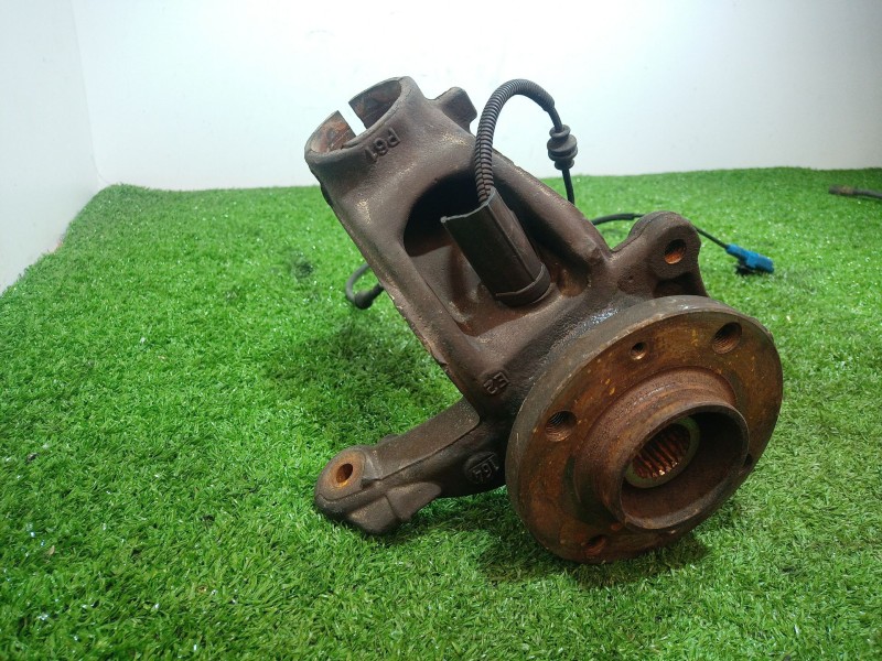 Recambio de mangueta delantera derecha para peugeot 208 active referencia OEM IAM   