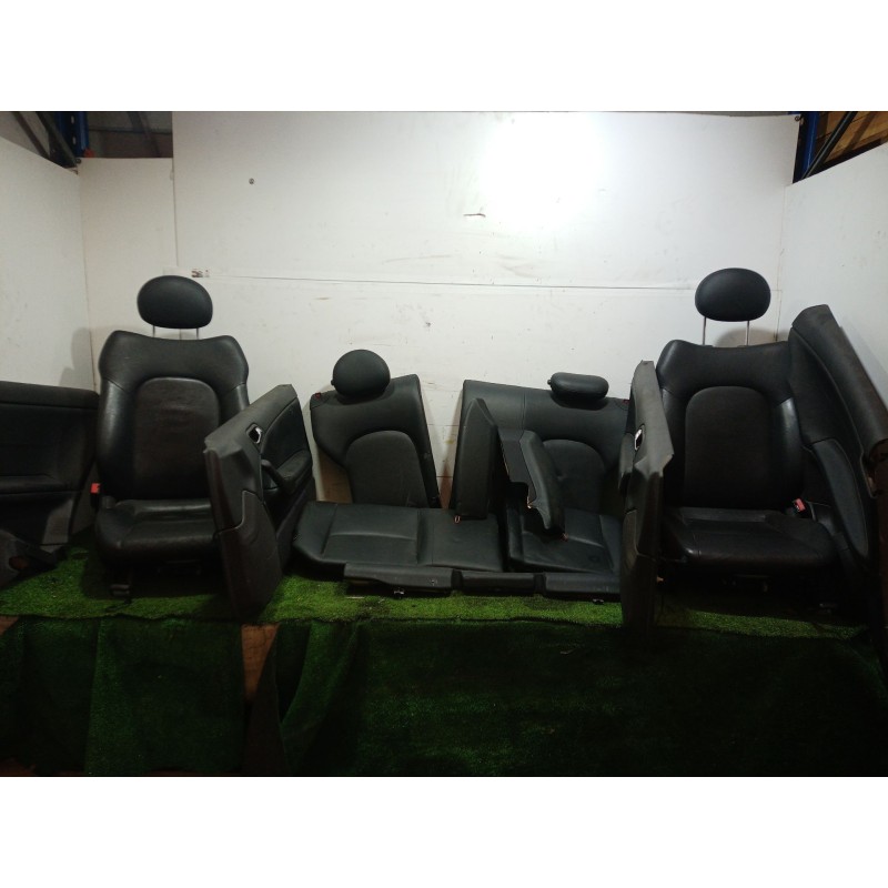 Recambio de juego de asientos completo para mercedes-benz clase c (w203) berlina 2.0 compresor cat referencia OEM IAM   
