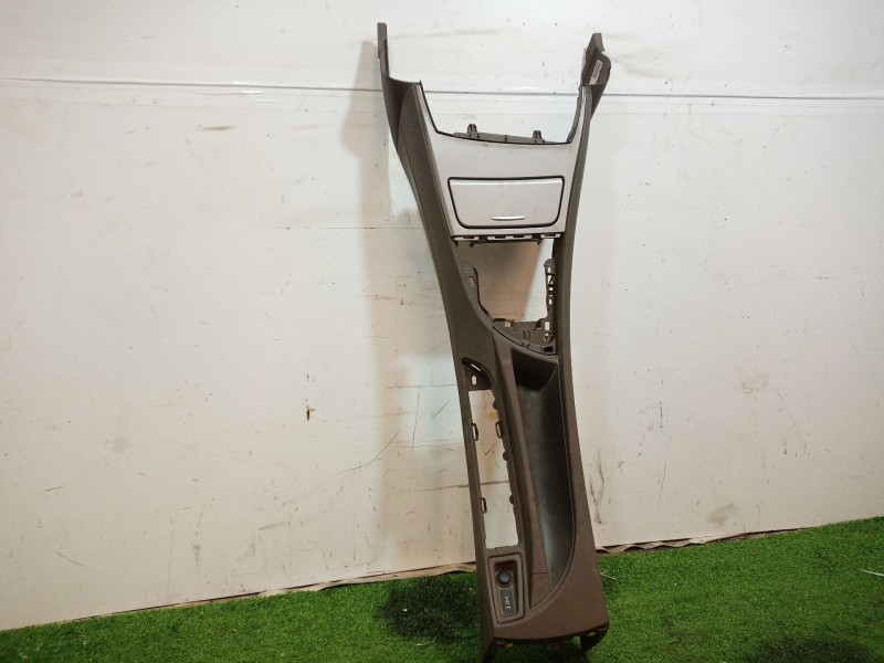 Recambio de consola central tras. para bmw 1 (e87) 116 i referencia OEM IAM 51167078562 51167078564 22167210