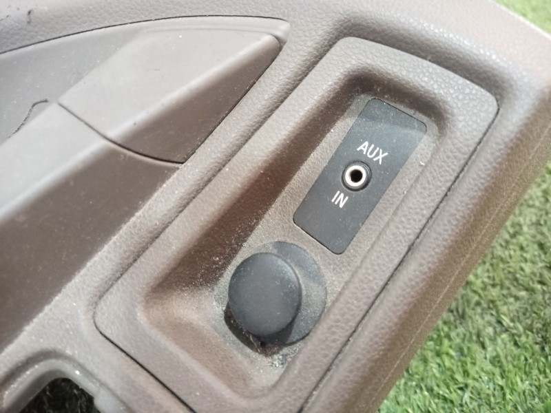 Recambio de consola central tras. para bmw 1 (e87) 116 i referencia OEM IAM 51167078562 51167078564 22167210