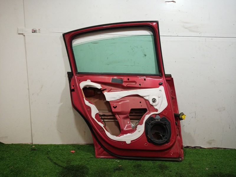 Recambio de puerta trasera izquierda para citroën c4 berlina referencia OEM IAM   